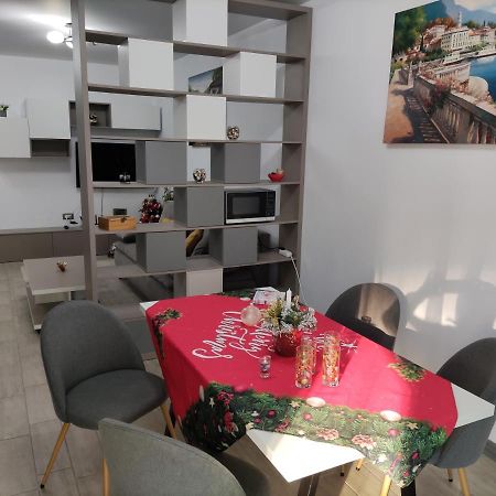 Teemo Beach Apartment, Alezzi Beach Resort นาโวดาริ ภายนอก รูปภาพ