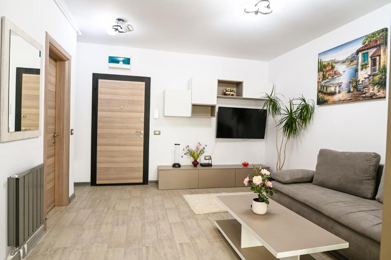 Teemo Beach Apartment, Alezzi Beach Resort นาโวดาริ ภายนอก รูปภาพ