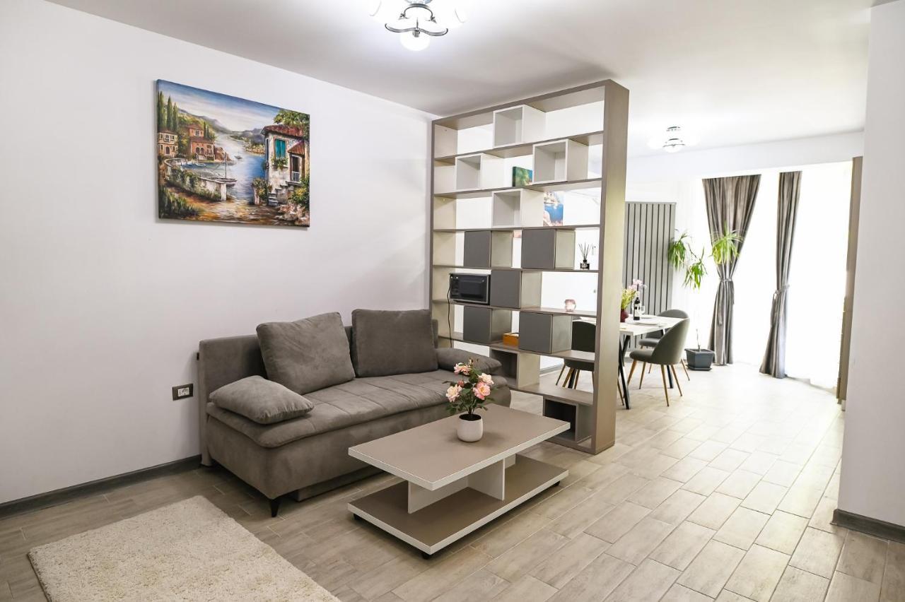 Teemo Beach Apartment, Alezzi Beach Resort นาโวดาริ ภายนอก รูปภาพ
