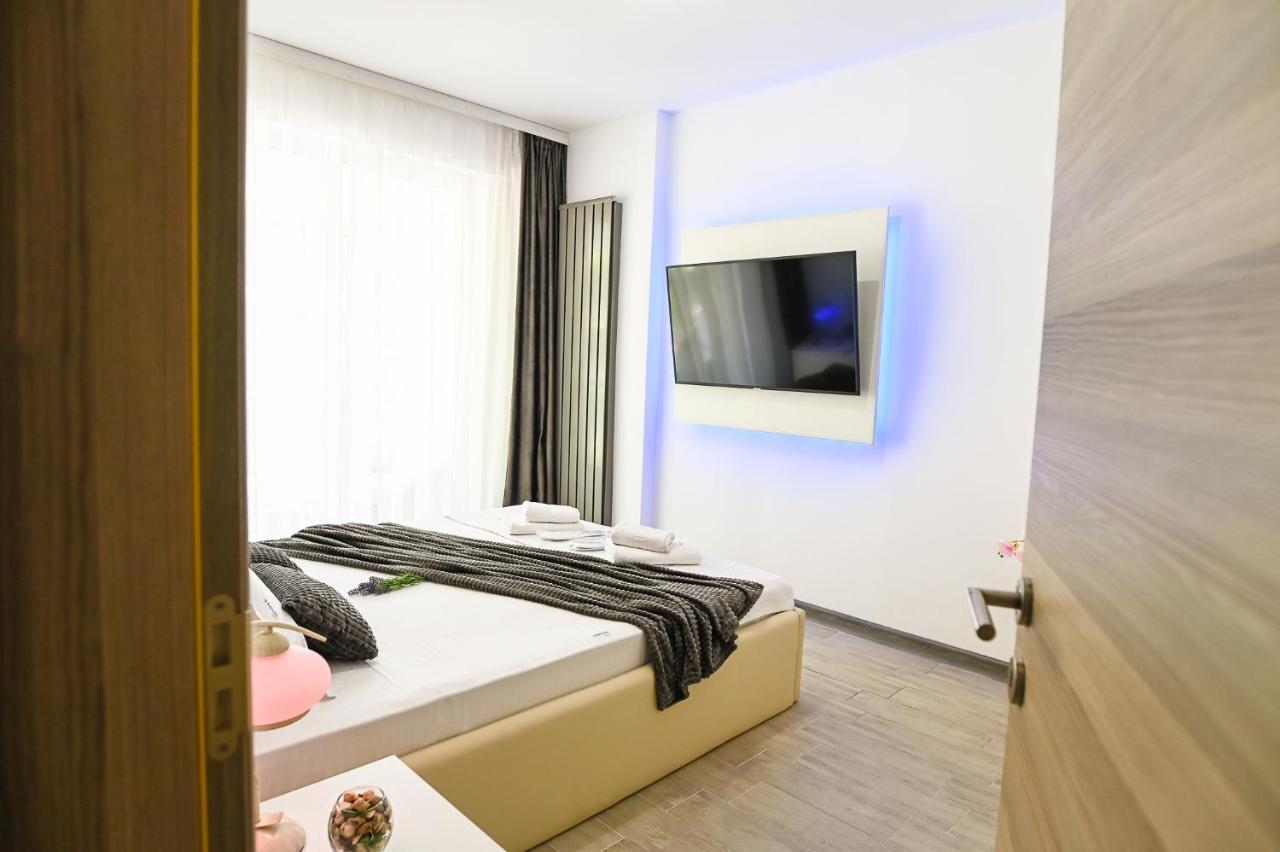 Teemo Beach Apartment, Alezzi Beach Resort นาโวดาริ ภายนอก รูปภาพ