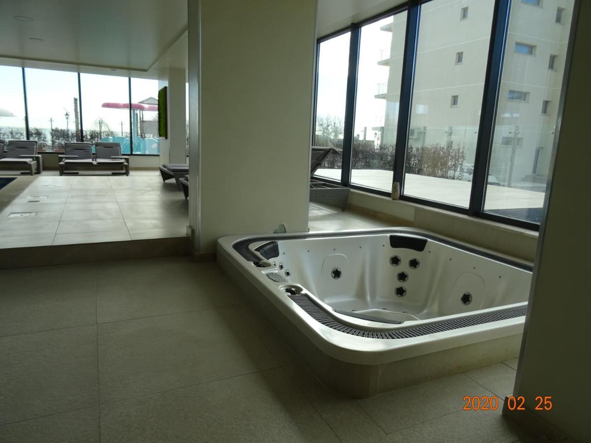 Teemo Beach Apartment, Alezzi Beach Resort นาโวดาริ ภายนอก รูปภาพ