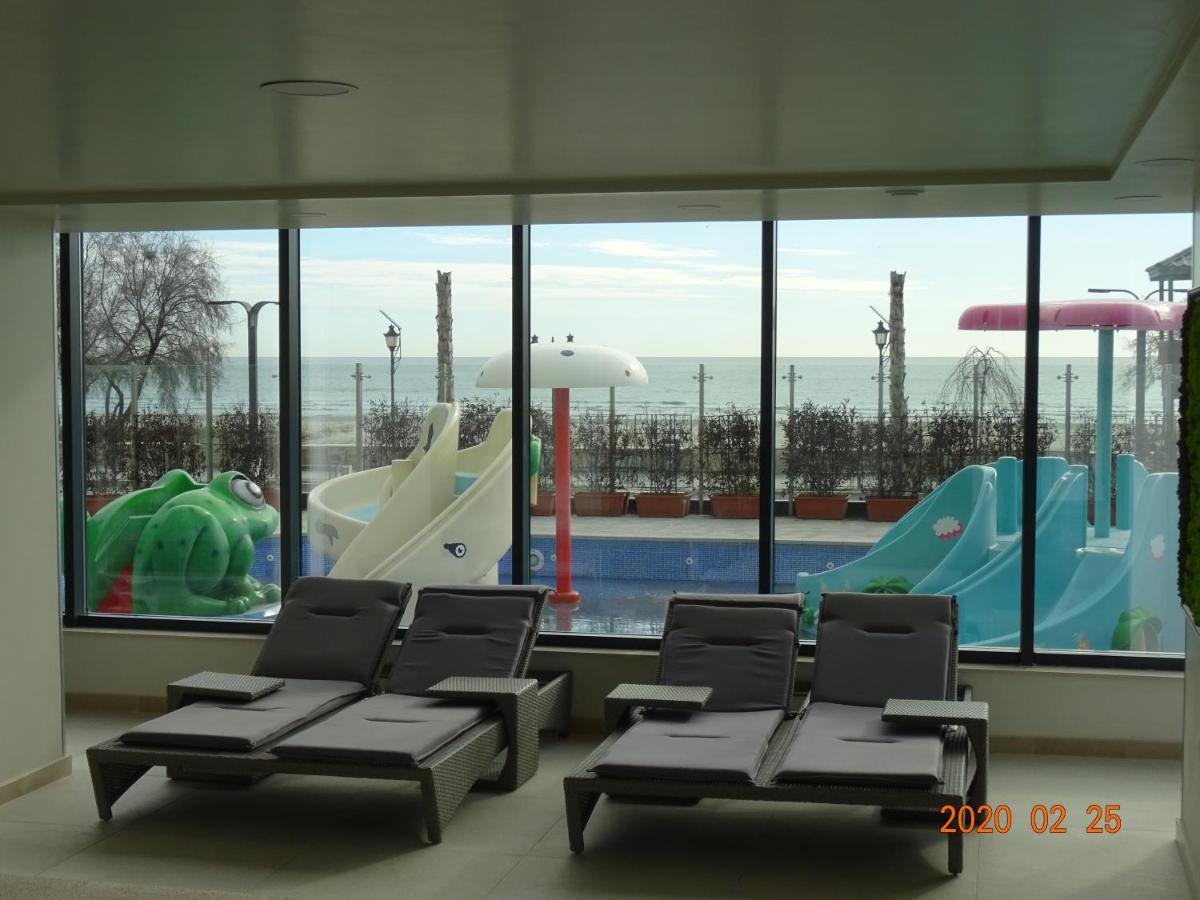 Teemo Beach Apartment, Alezzi Beach Resort นาโวดาริ ภายนอก รูปภาพ