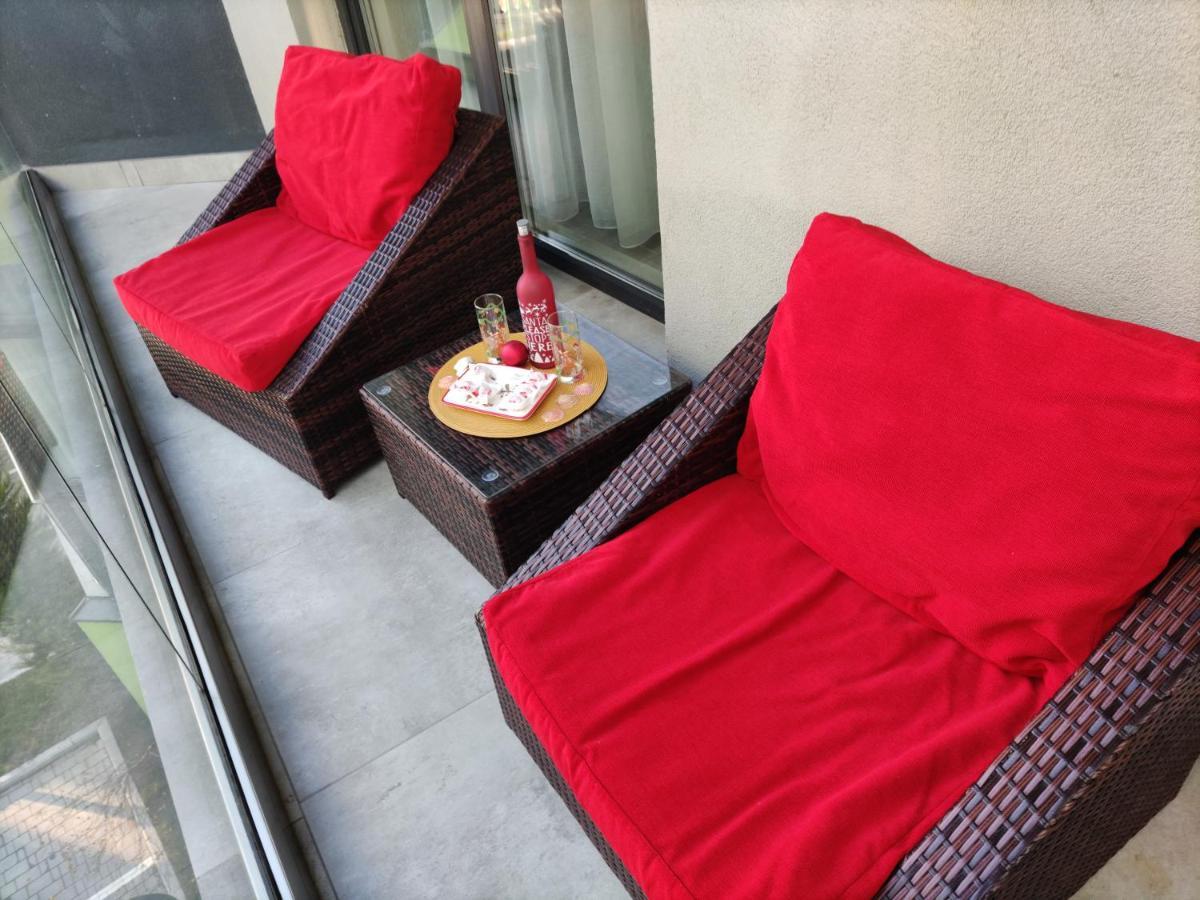 Teemo Beach Apartment, Alezzi Beach Resort นาโวดาริ ภายนอก รูปภาพ